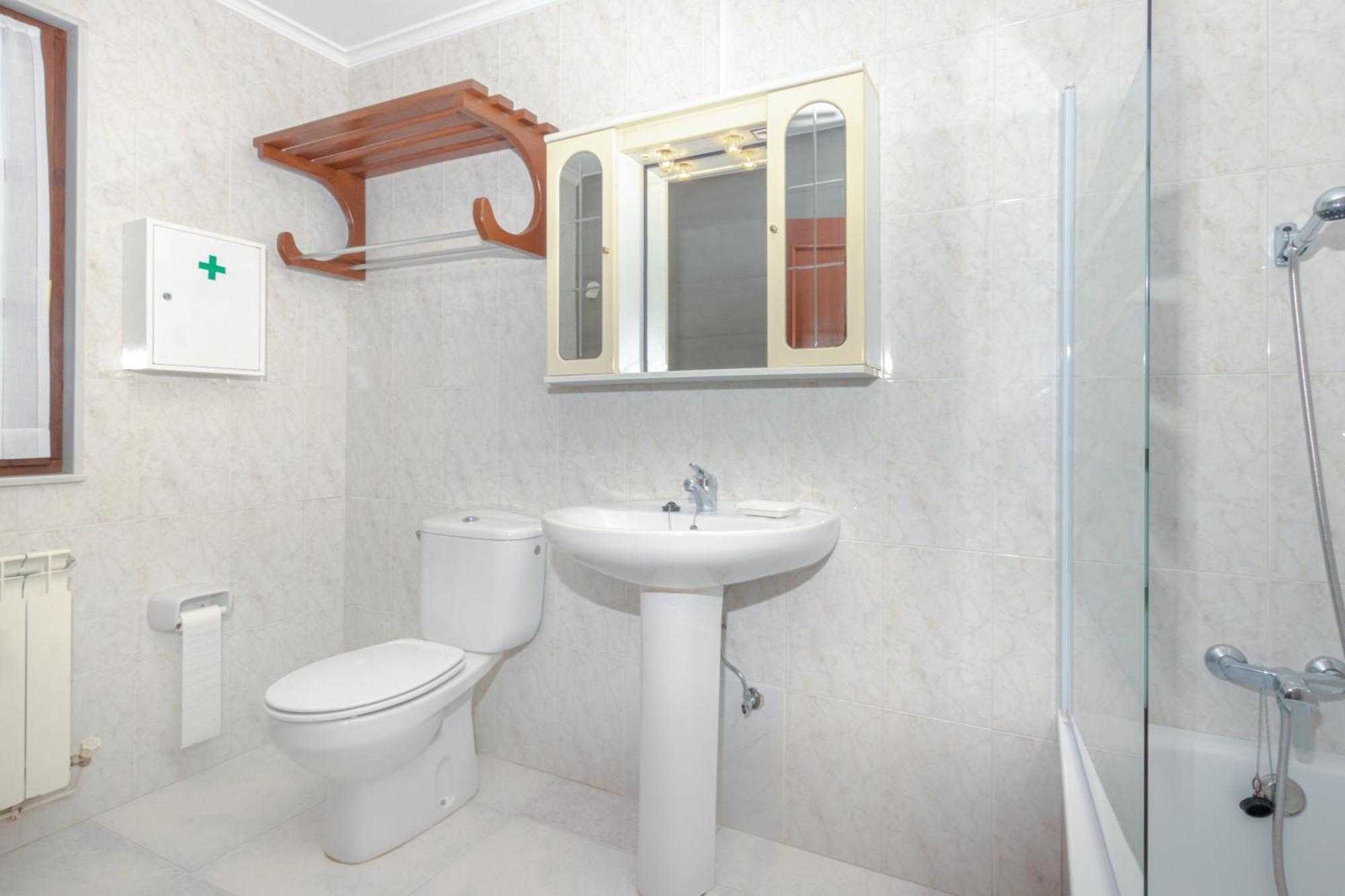 Apartamentos El Acebo Naves  Bilik gambar
